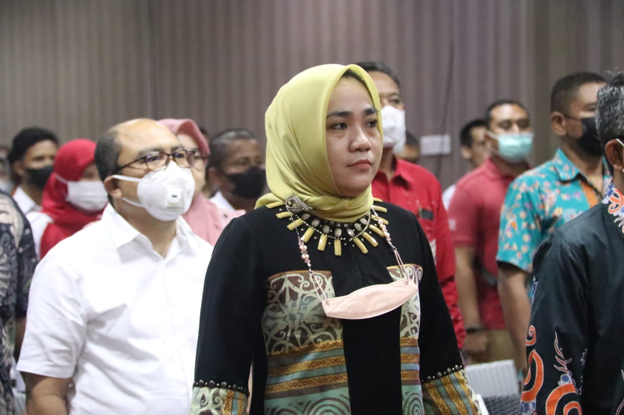 Wakil Ketua 2 DPRD Kutim Asti Mazar