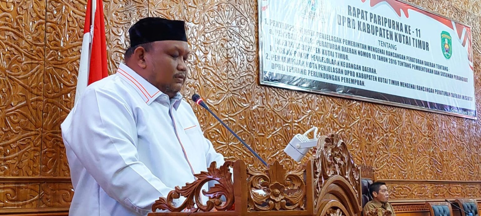 Paripurna Ke-11 DPRD Kutim Agusriansyah Sampaikan Raperda Perlindungan Perempuan