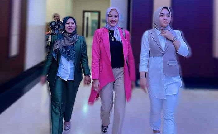 Wakil Ketua 1 DPRD Kutim Asti Mazar Bulang (kanan), Prayunita Anggota DPRD Kutim dari Partain Nasdem (tengah), dan Anggota DPRD Kutim Fraksi PPP Hj. Fitria (kiri)