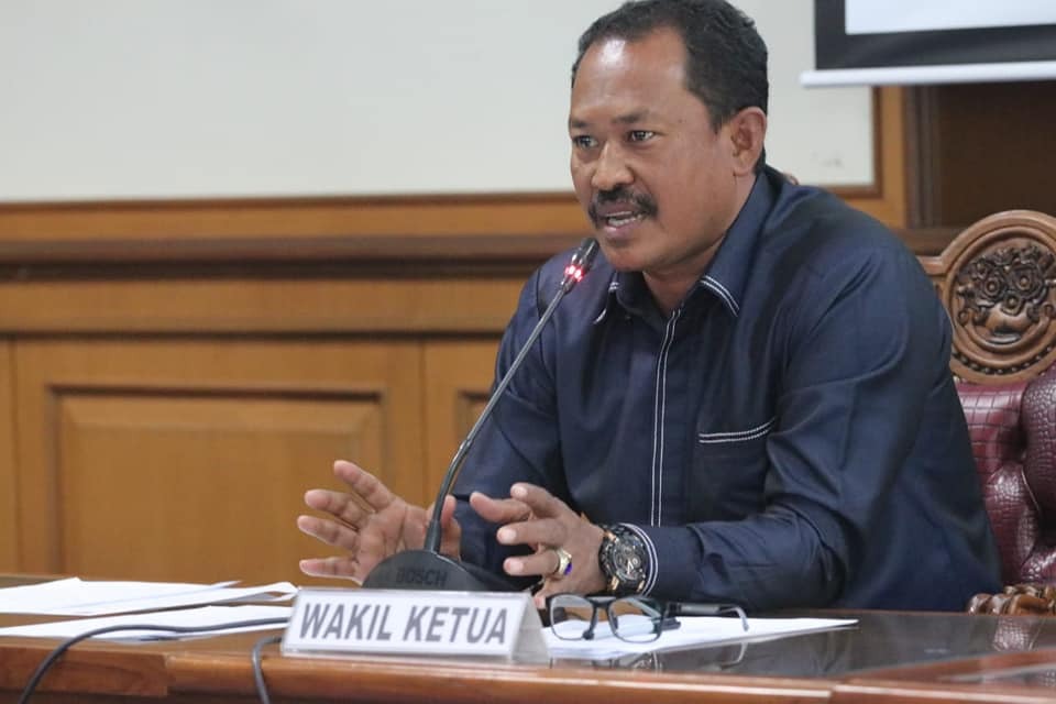Wakil Ketua 2 DPRD Kutim H Arfan mendorong agar pemerintah daerah bisa memaksimalkan sumber potensi Pendapatan Asli Daerah (PAD) sebagai salah satu dari alternatif pembiayaan program pembangunan Kabupaten