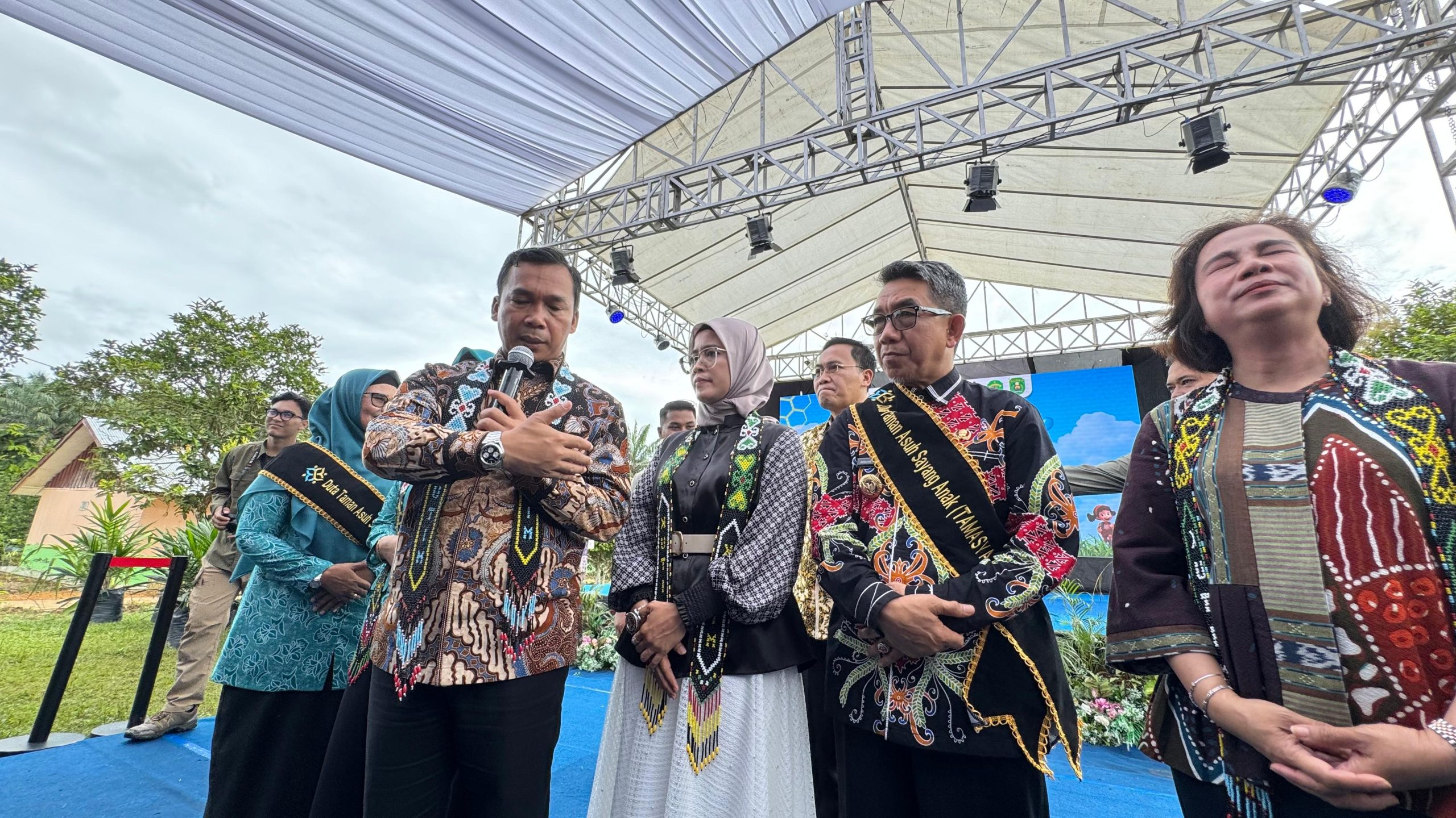 e137b31e-afe7-40e8-acc7-b9a6f6b6920c